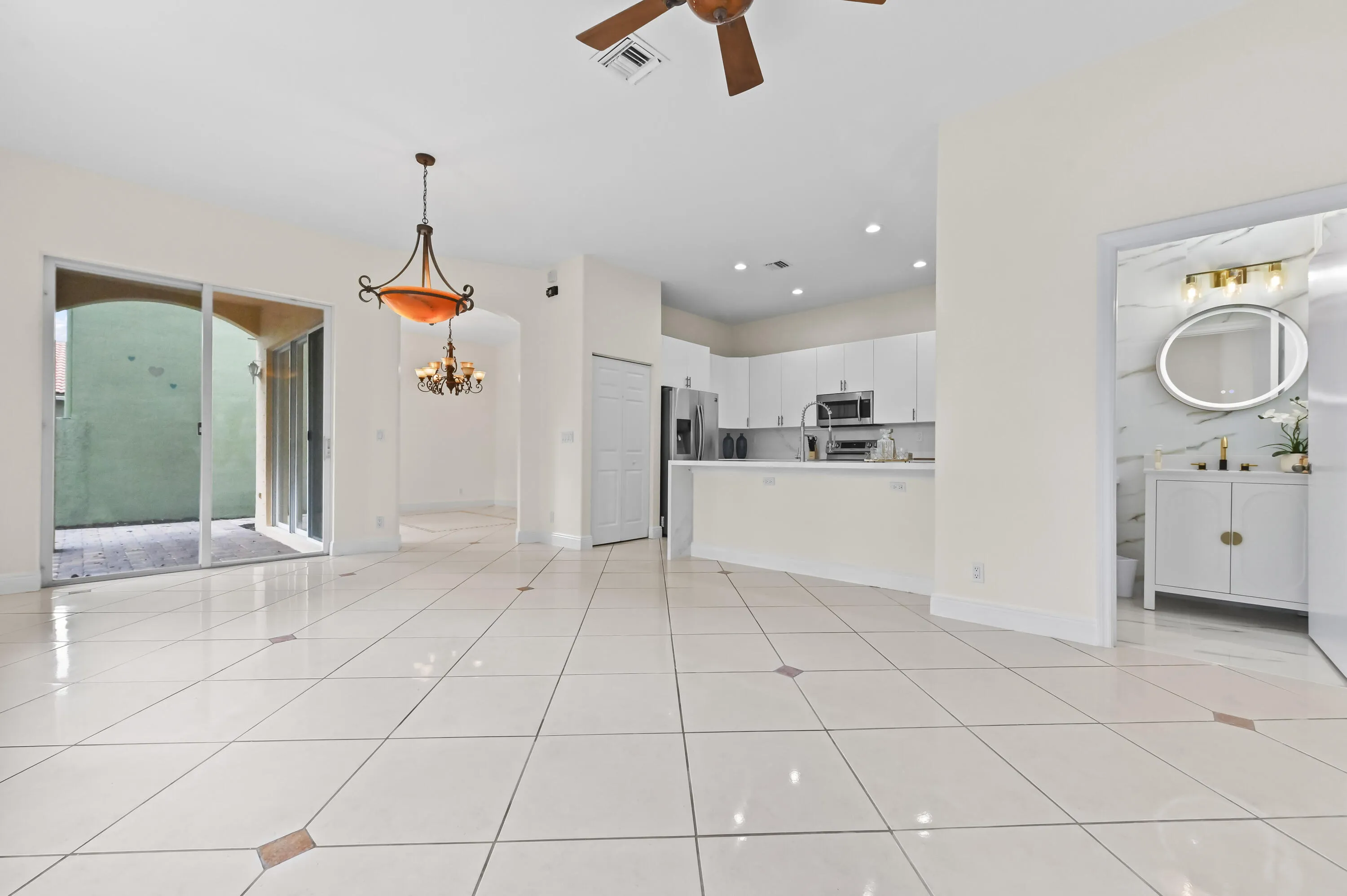 13 Dining Room 03