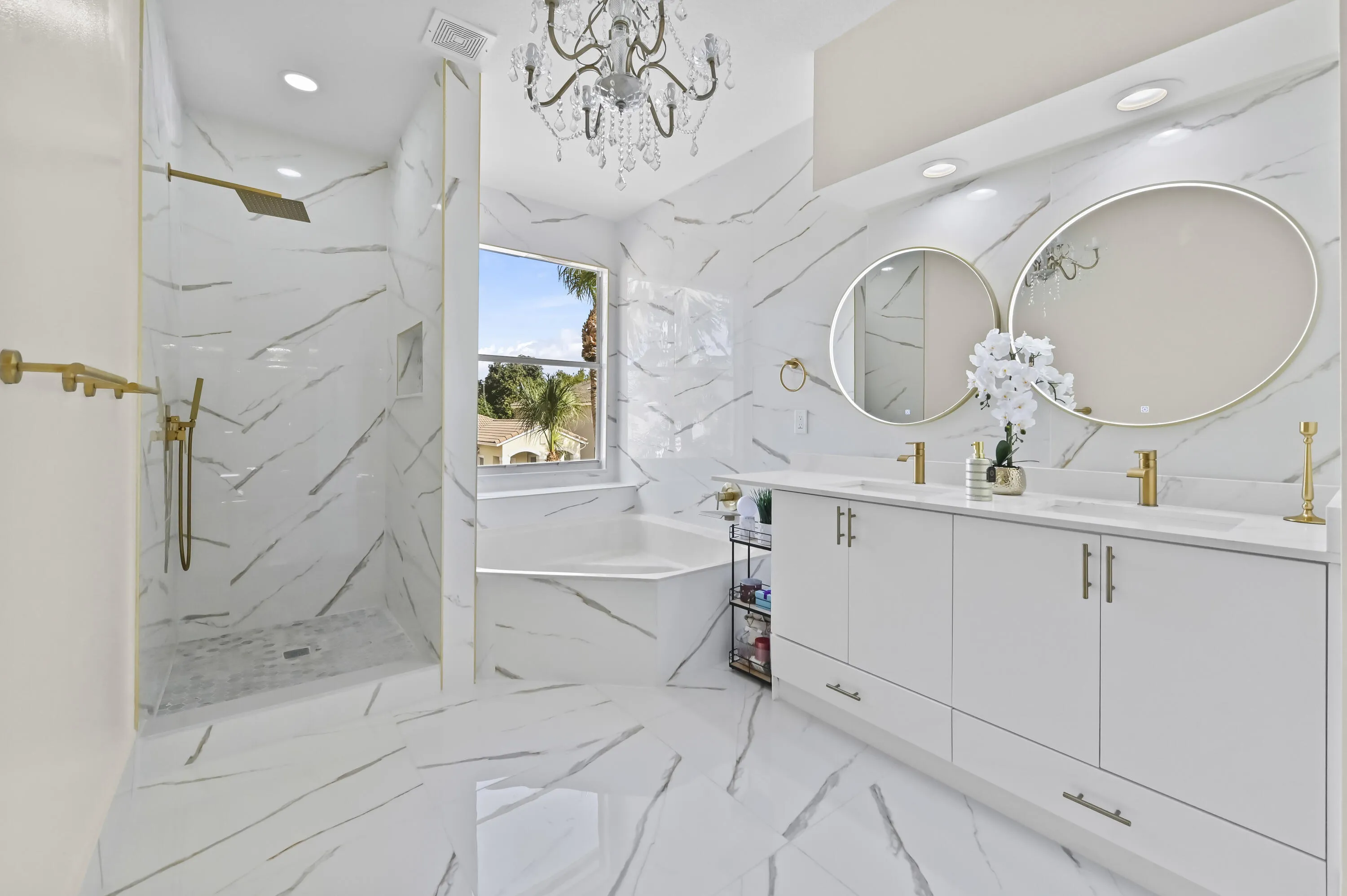 32 Bathroom 01