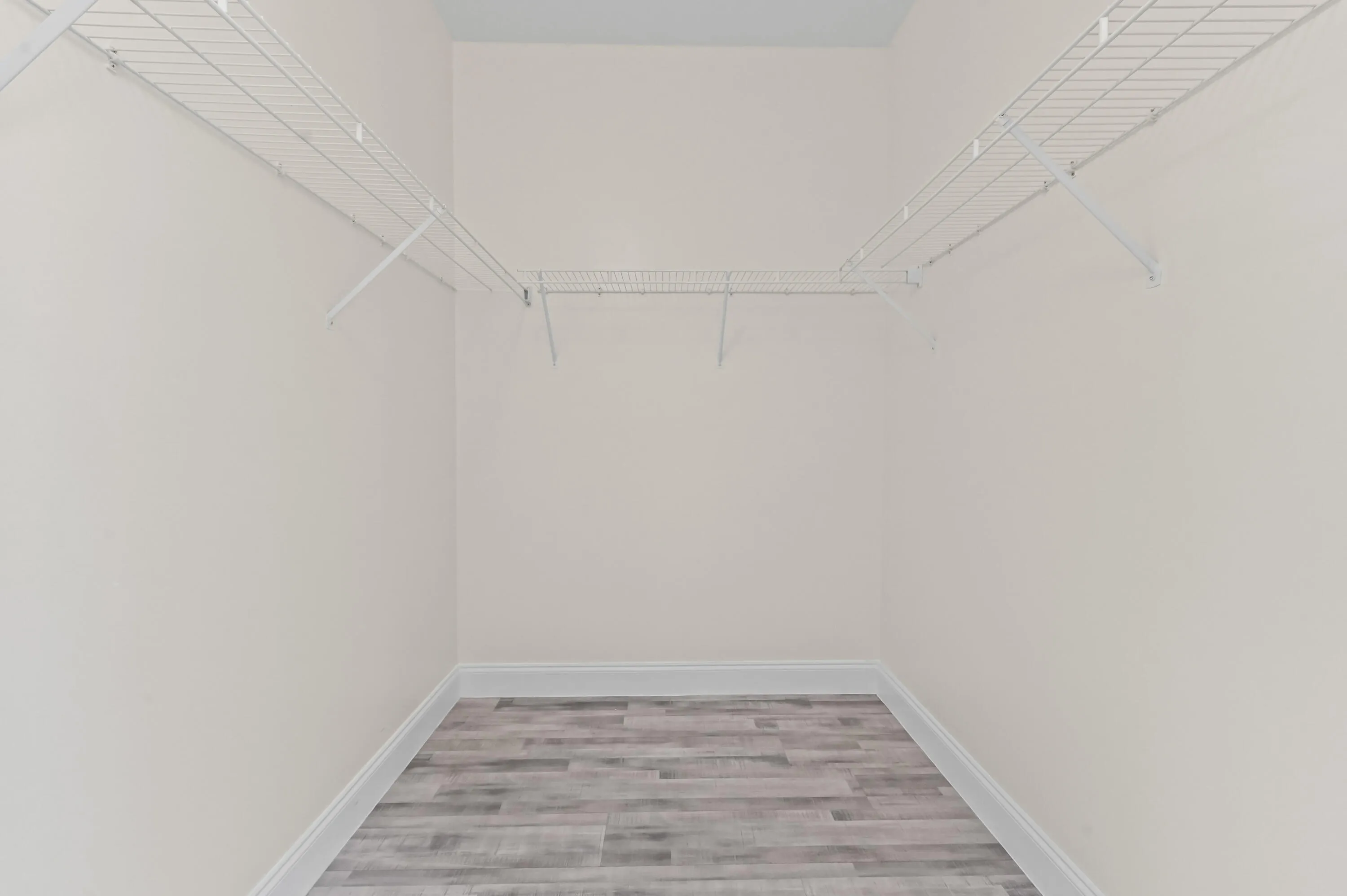 31 Closet 01