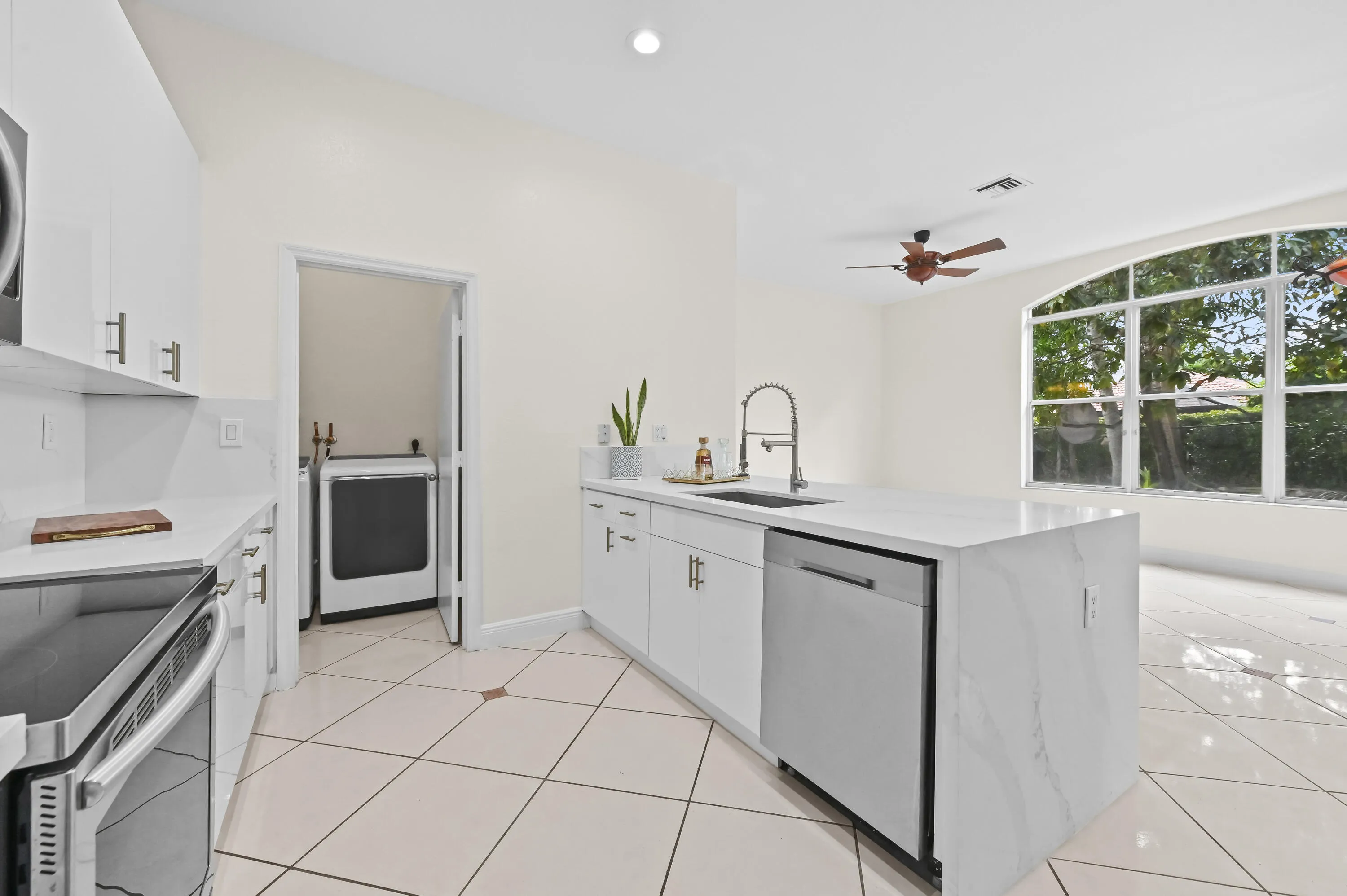 17 Kitchen 02