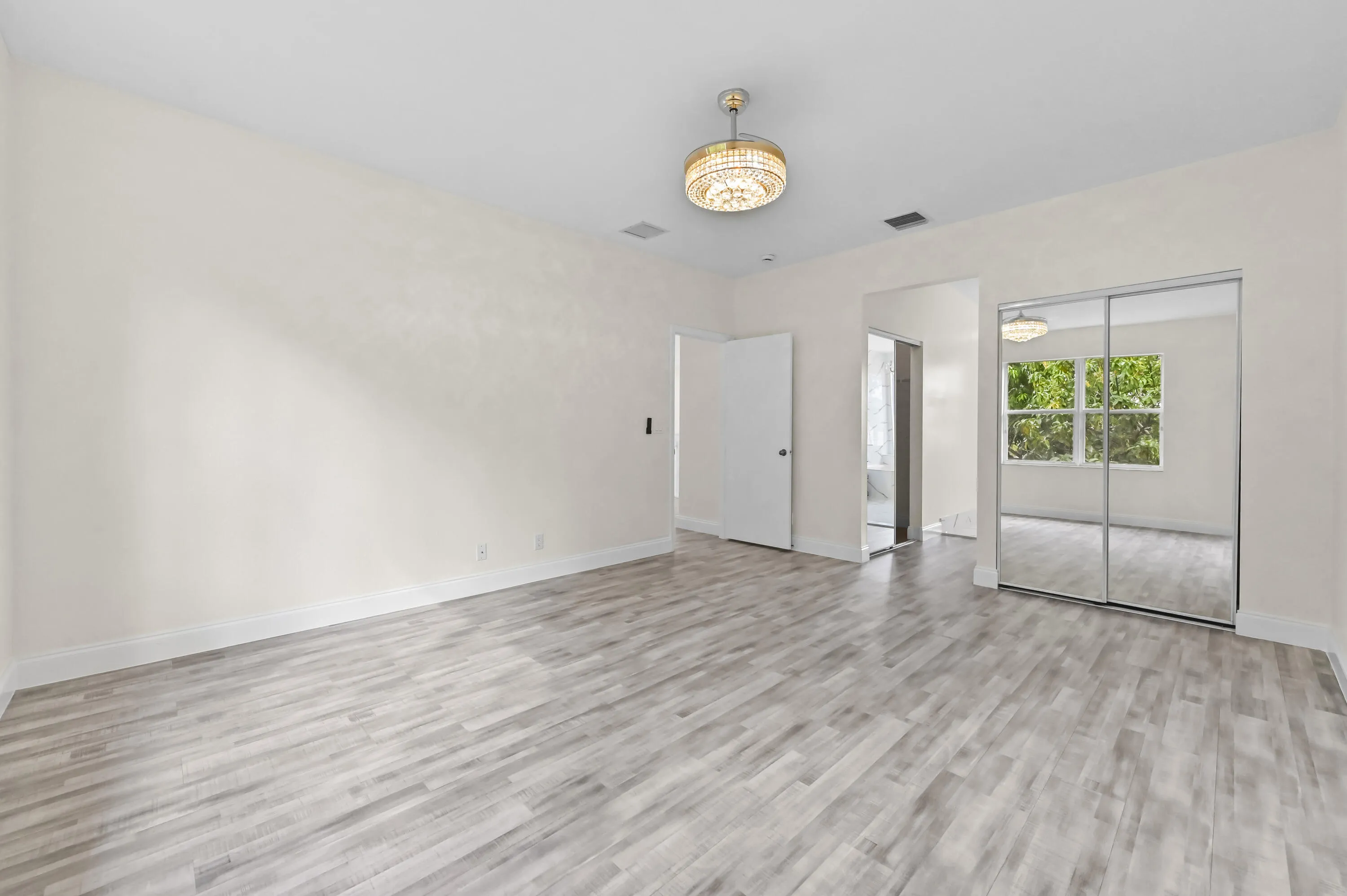 30 Bedroom 01
