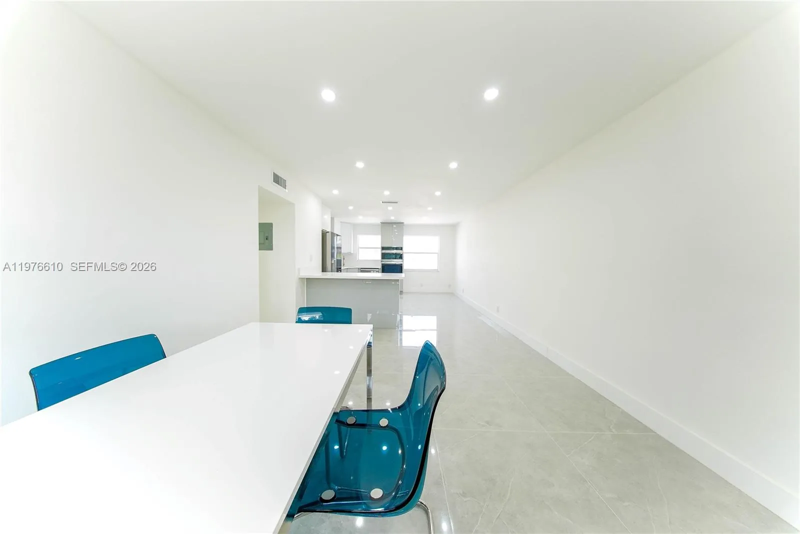 AS-IS LIVING ROOM (W/DINING TABLE)