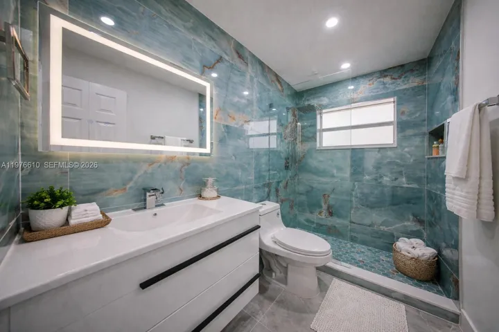 STAGED BATHROOM