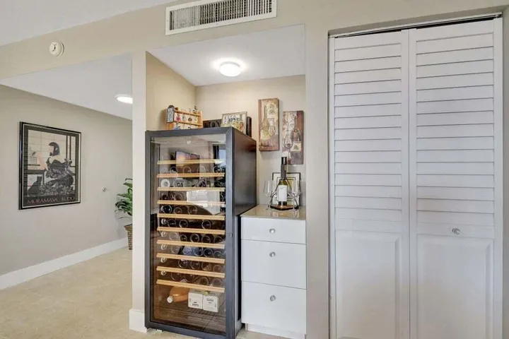 Wine bar