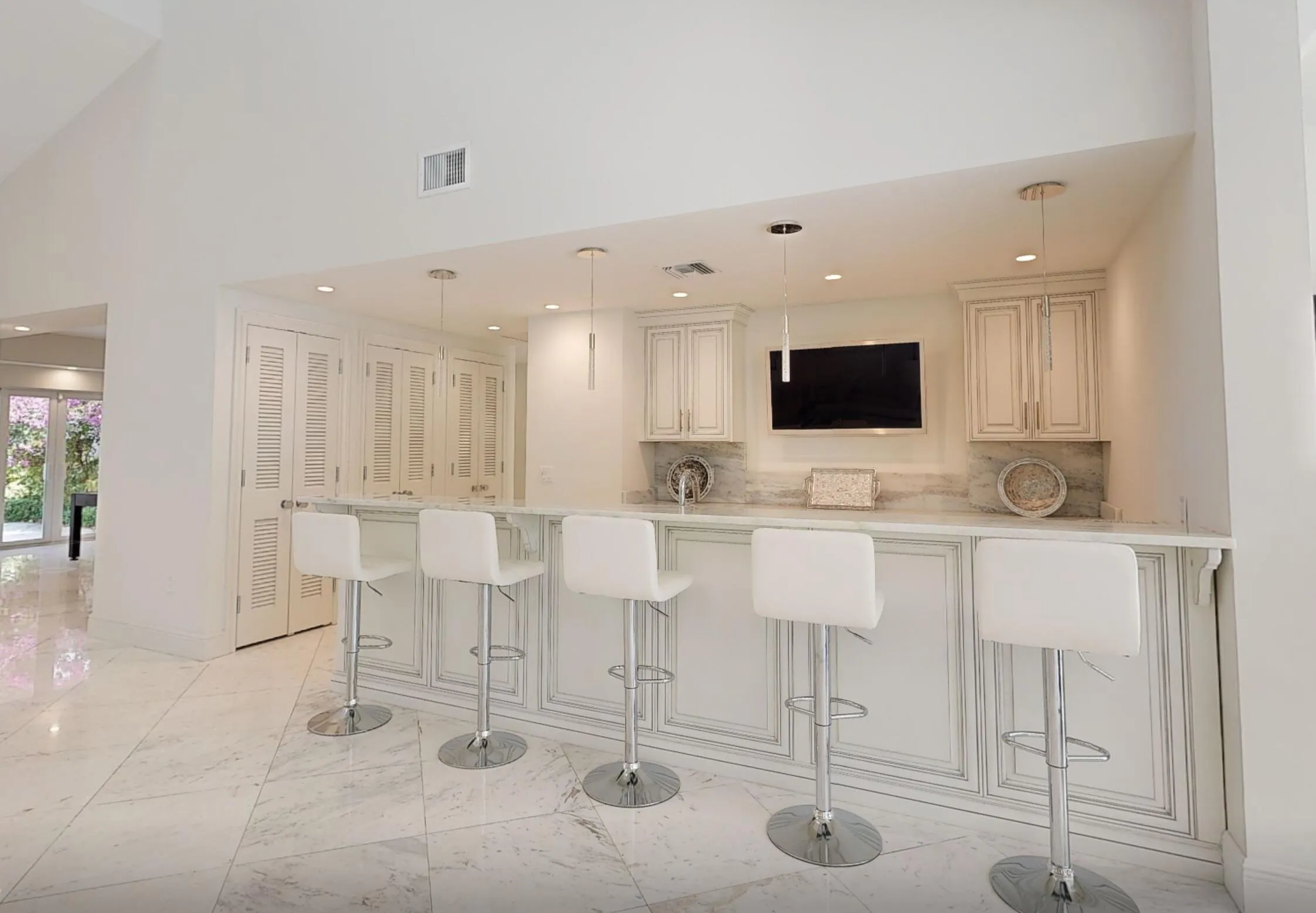 355 living-1w