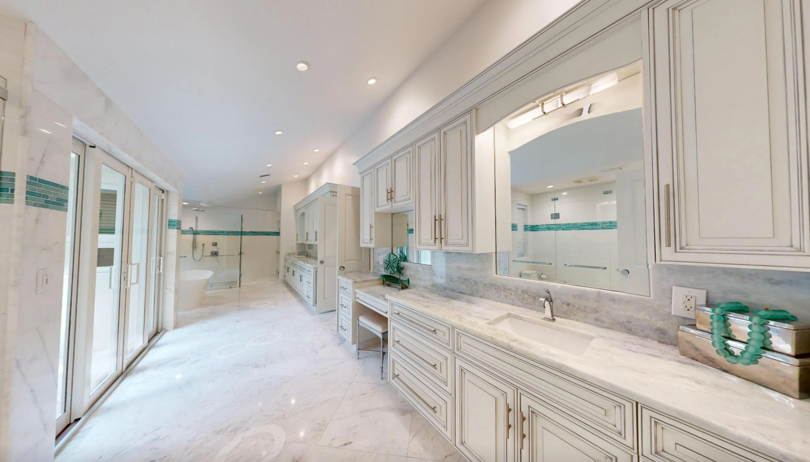 355-primary bath4