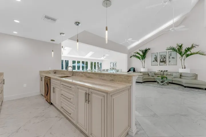 355 living-11w