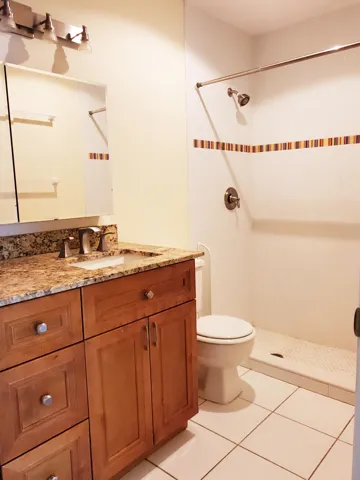 Master bath (2)