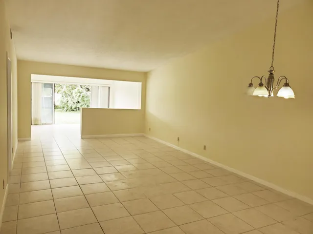 Living & dining room (2)