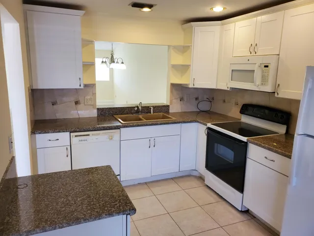 Kitchen (3)