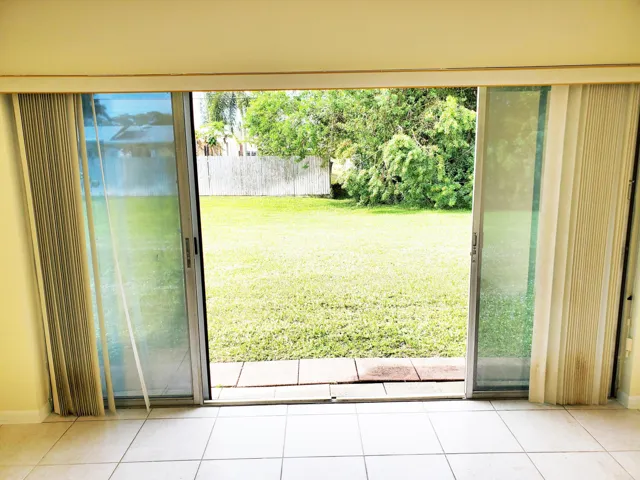 Florida room (2)