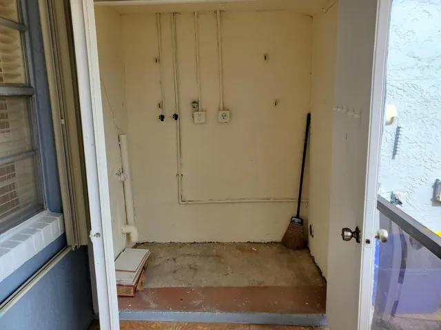 Laundy & Storage (2)