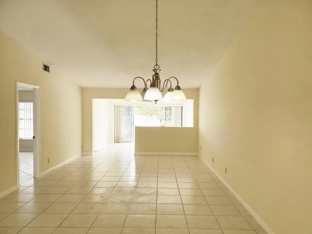 Living & dining room (1)