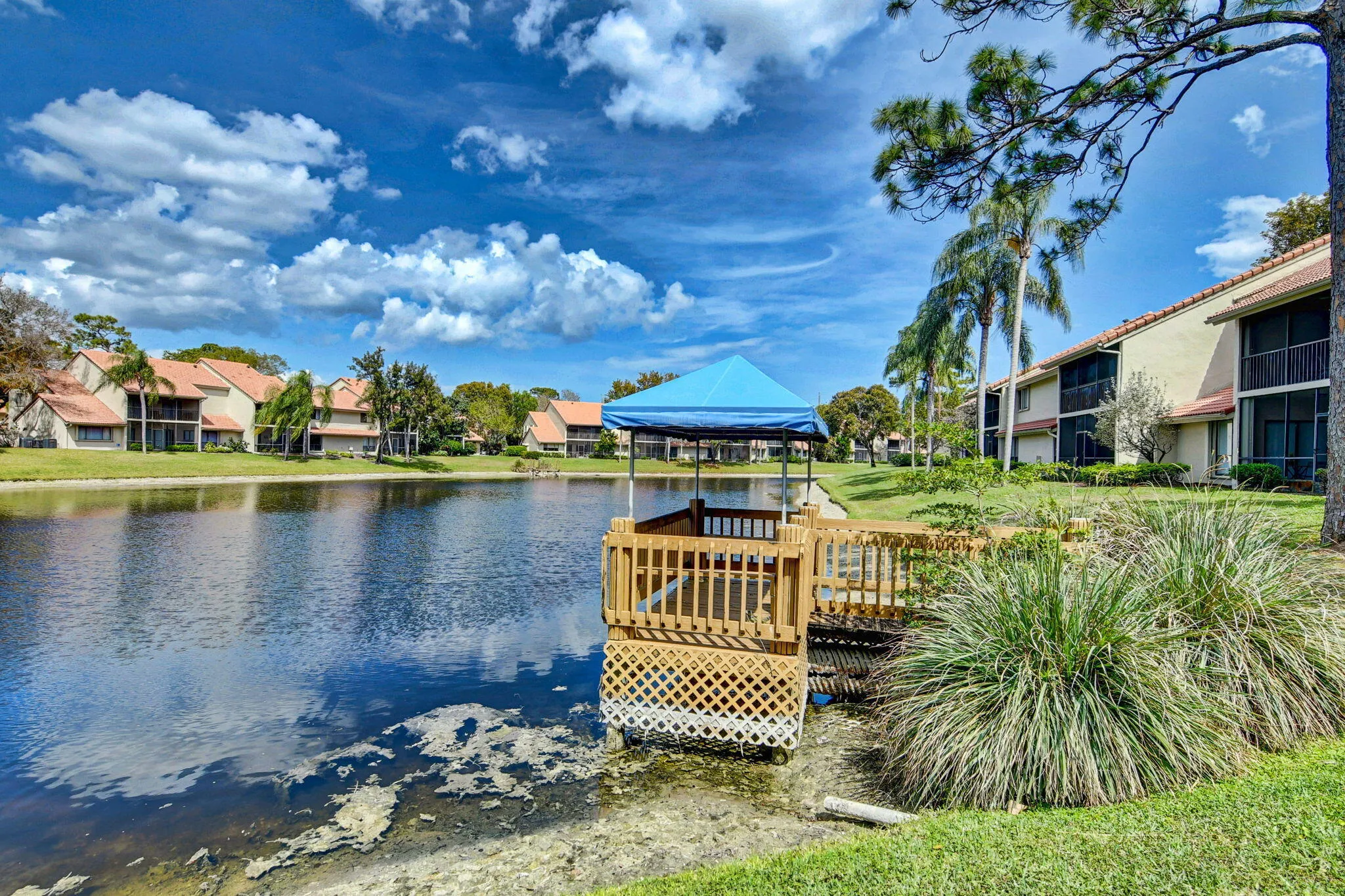 COACH HOUSE LAKE