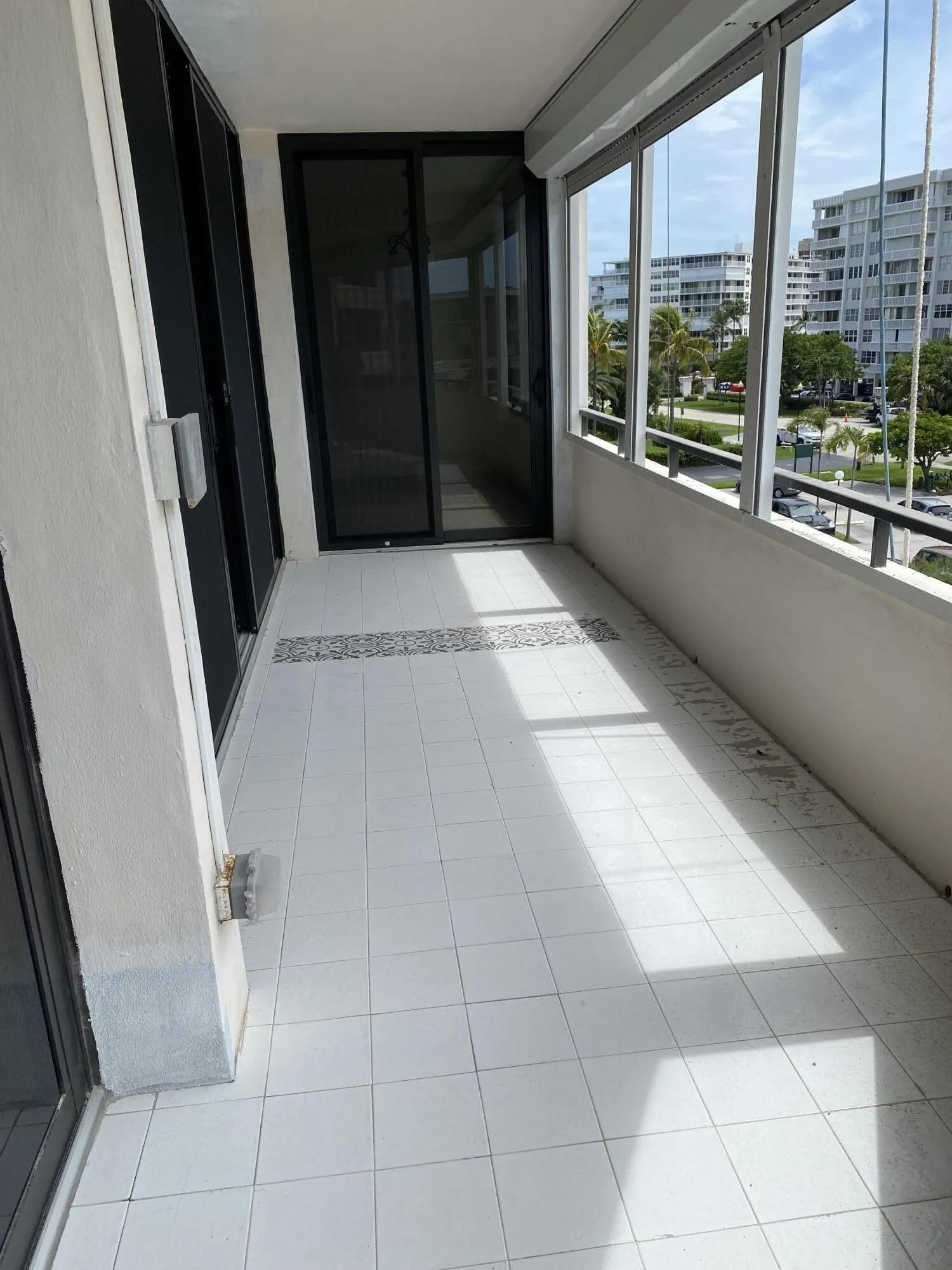 LARGE PATIO