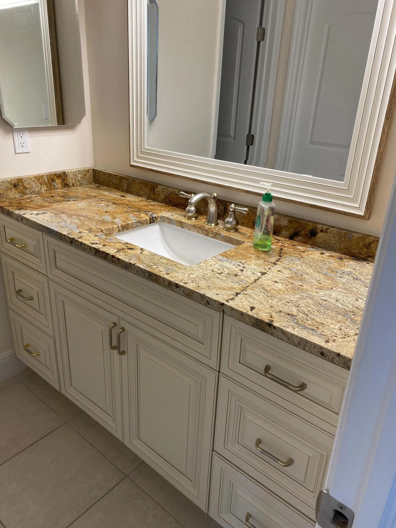 2ND BATHROOM