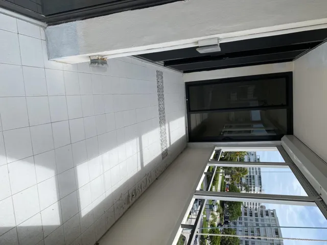LARGE PATIO