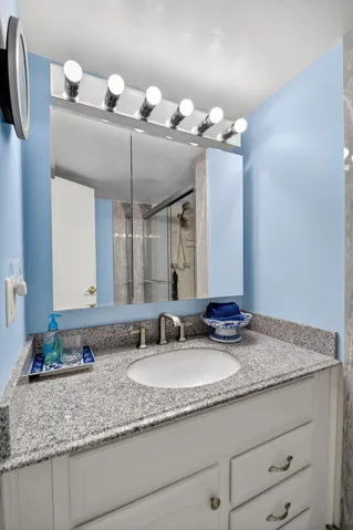 2ND BATHROOM