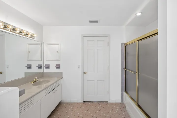 4945 16th Street-38