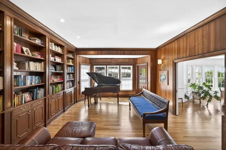 4945 16th Street-16