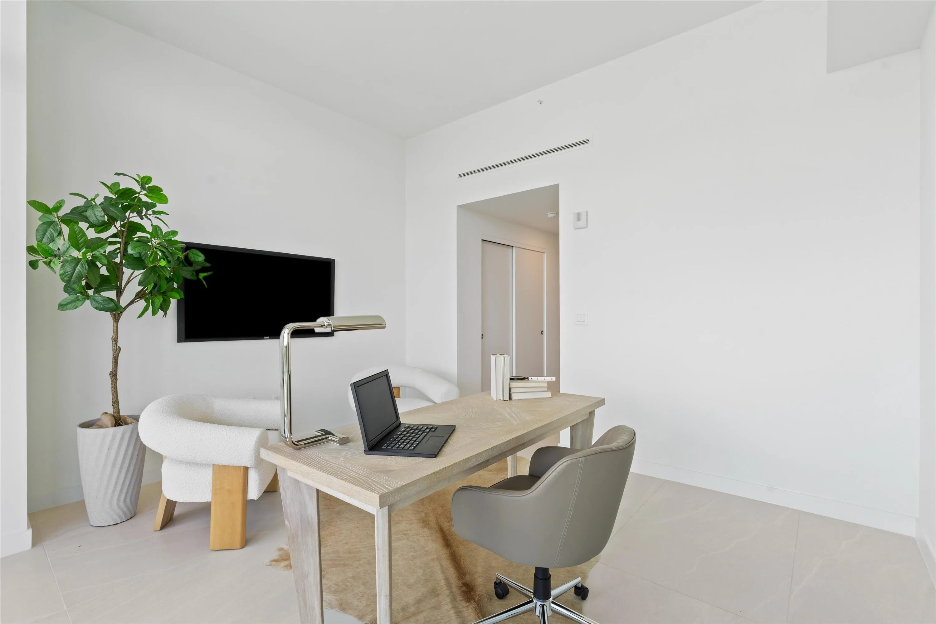 Guest Room Set Up As An Office