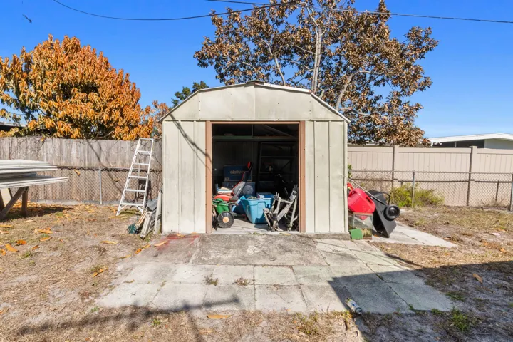 712 Bianca Dr NE_019
