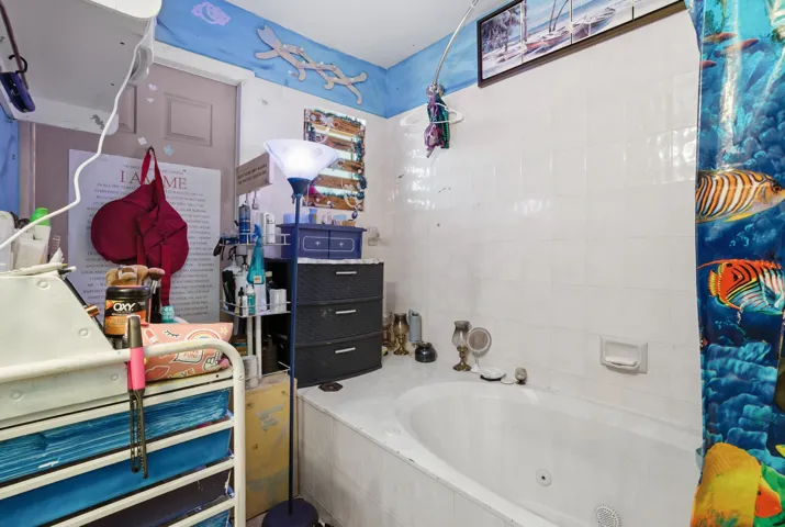 712 Bianca Dr NE_006