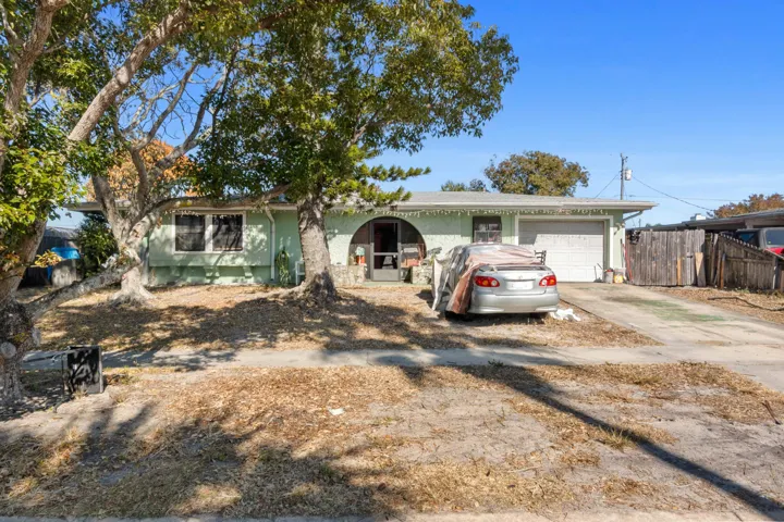 712 Bianca Dr NE_031