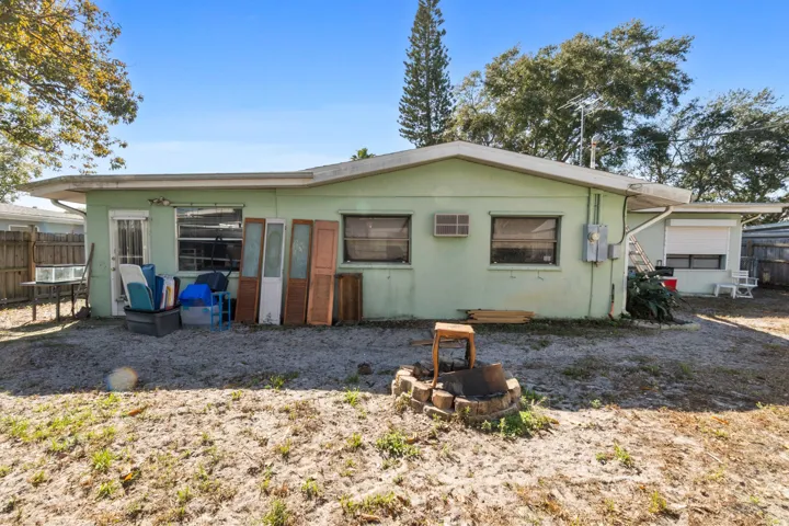 712 Bianca Dr NE_021