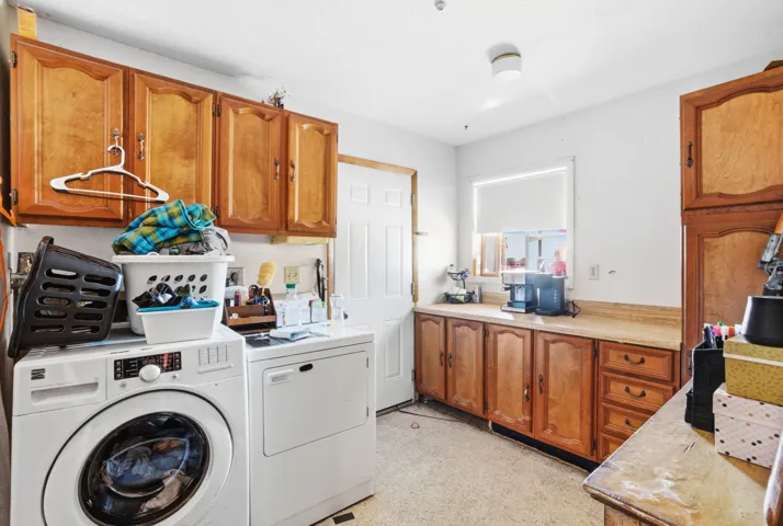 712 Bianca Dr NE_010