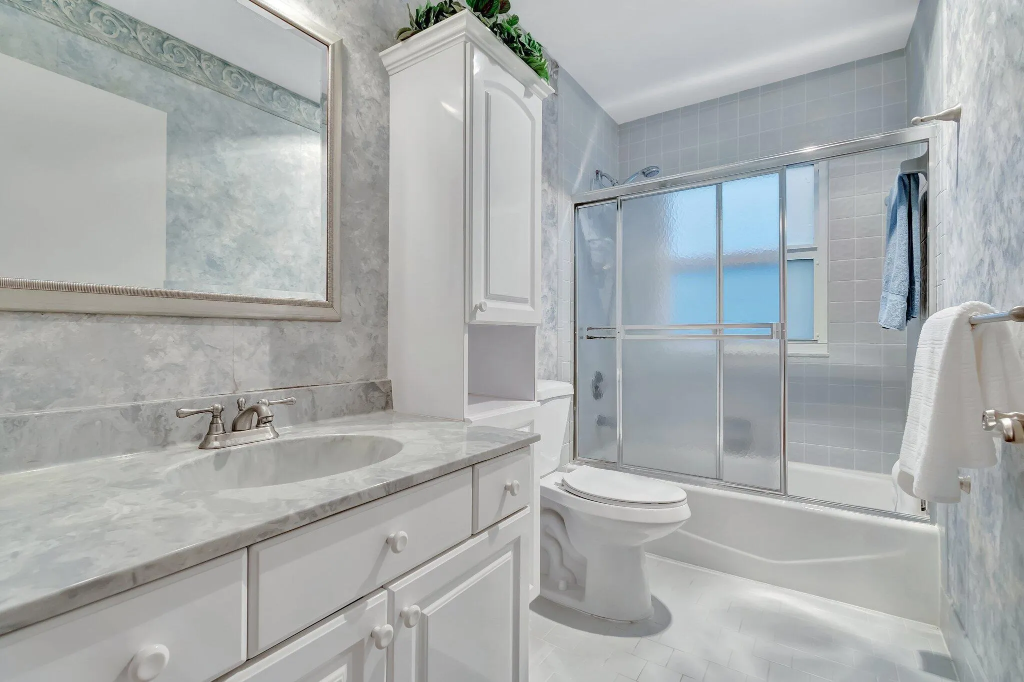 GUEST BATH