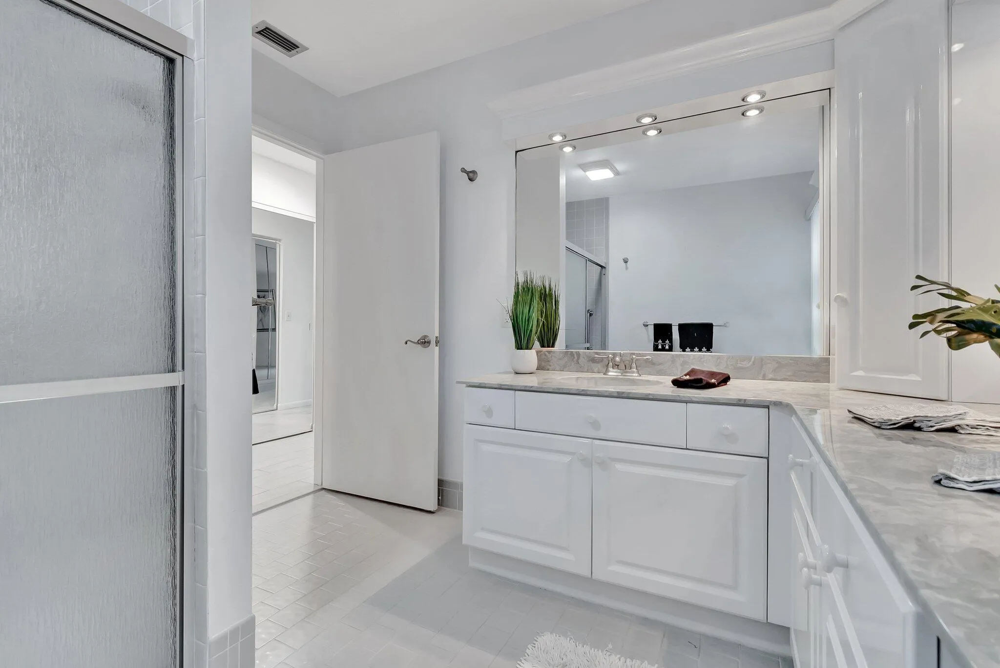 PRIMARY BATHOOM