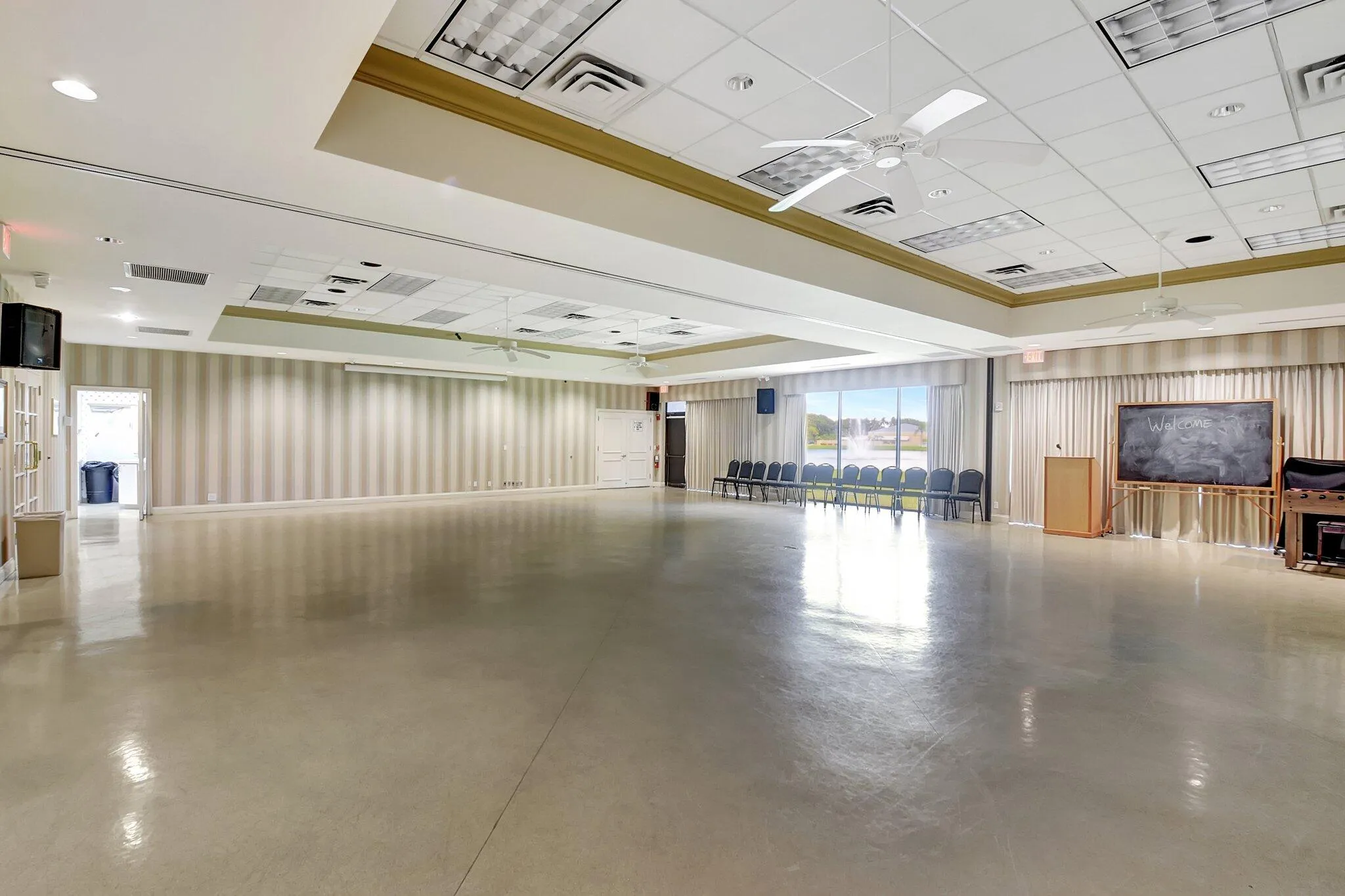CLUBHOUSE 10