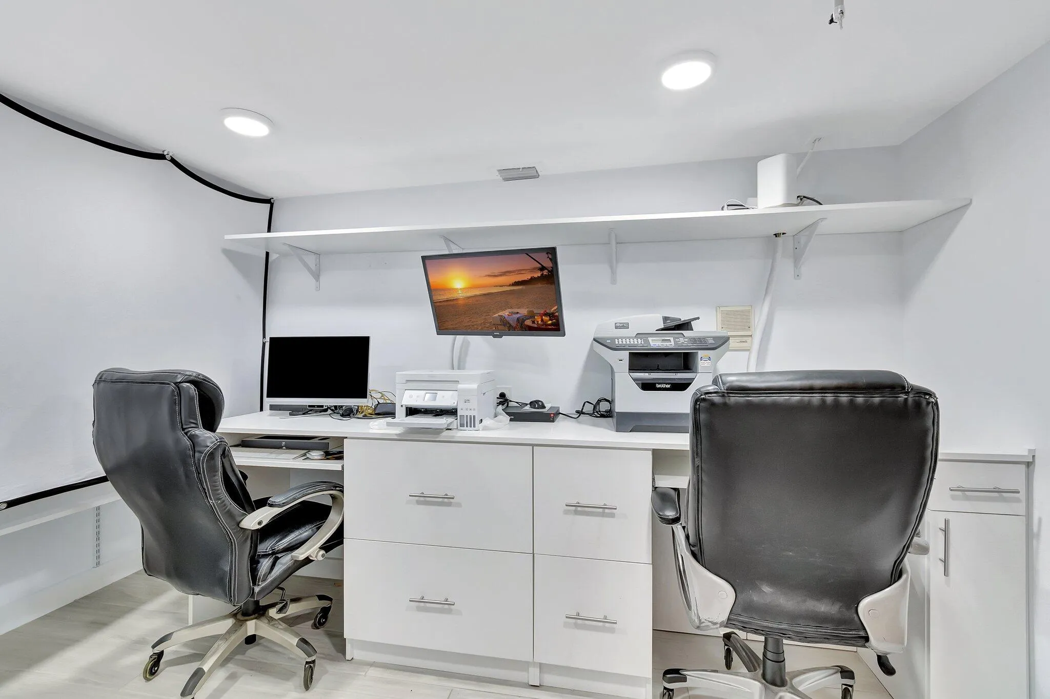 OFFICE ROOM