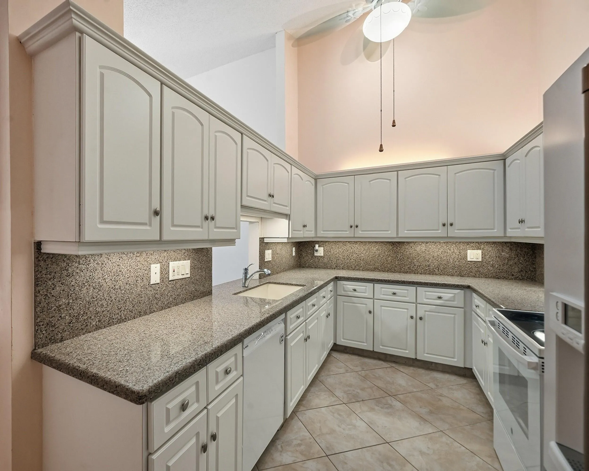 Kitchen 1 of 2