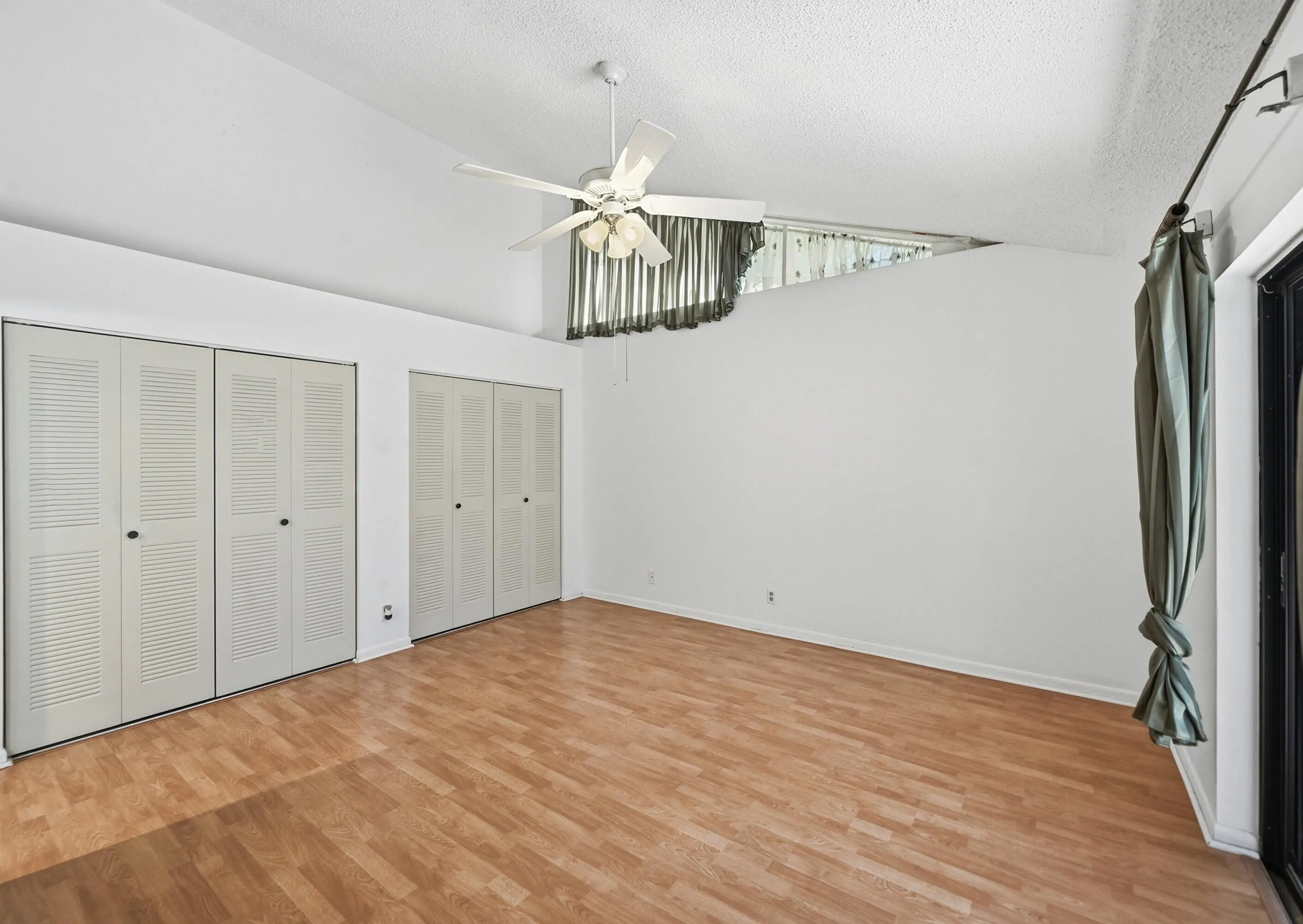 Owner's Suite 1 of 3