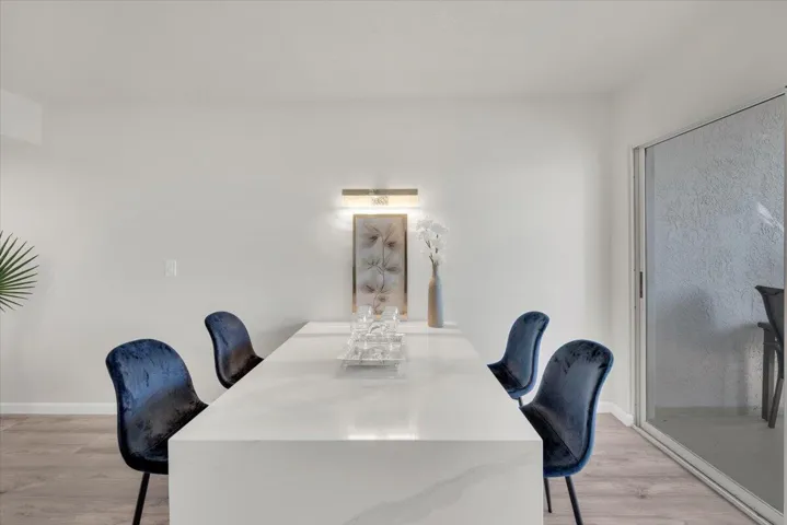 23-23 - 275 Palm Ave B304