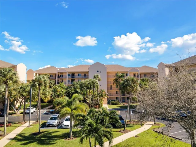 50-50 - 275 Palm Ave B304