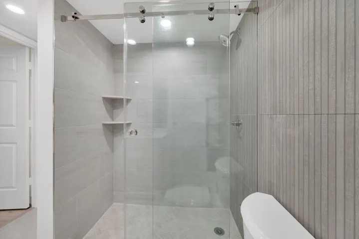 55 - 275 Palm Ave B304