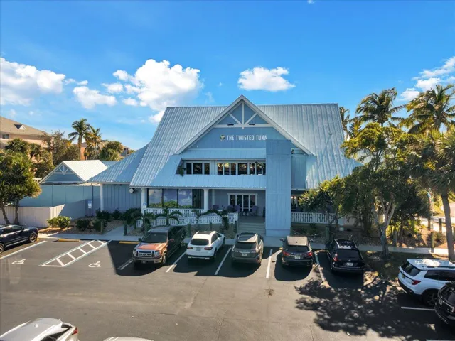 51-51 - 275 Palm Ave B304