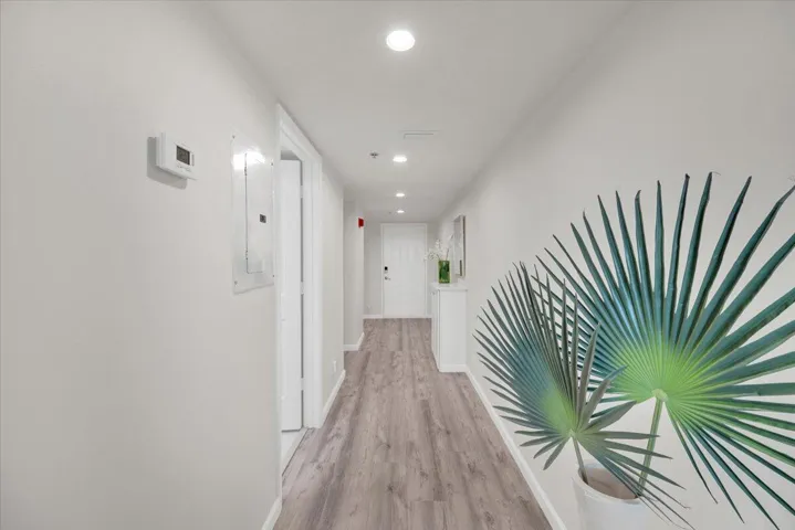 33-33 - 275 Palm Ave B304