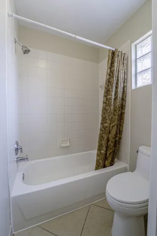 21_bathroom