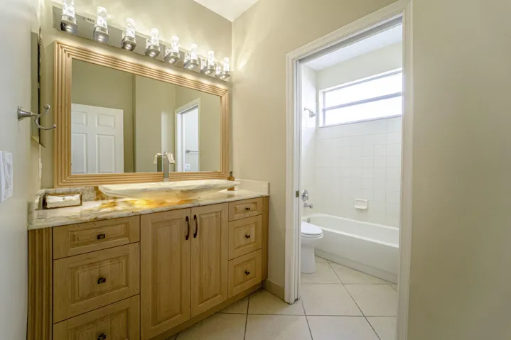 3_bathroom