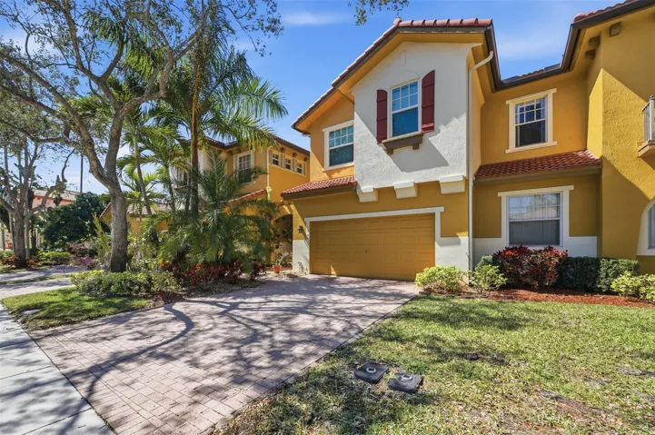 Large Driveway and 2 car garage good for 6 cars!