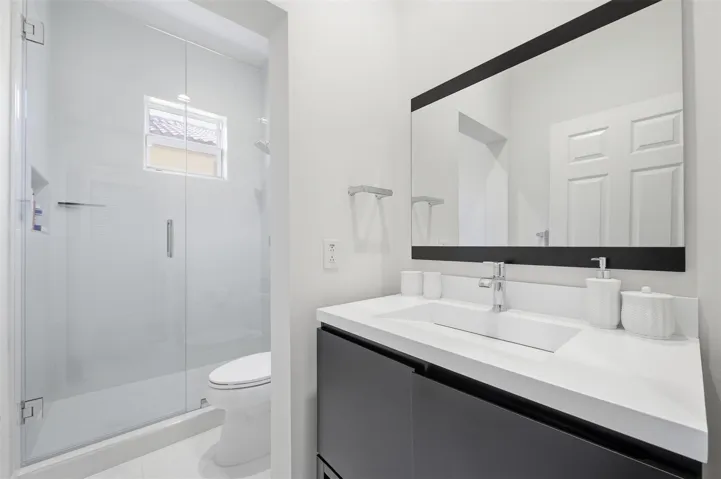 2nd Bathroom