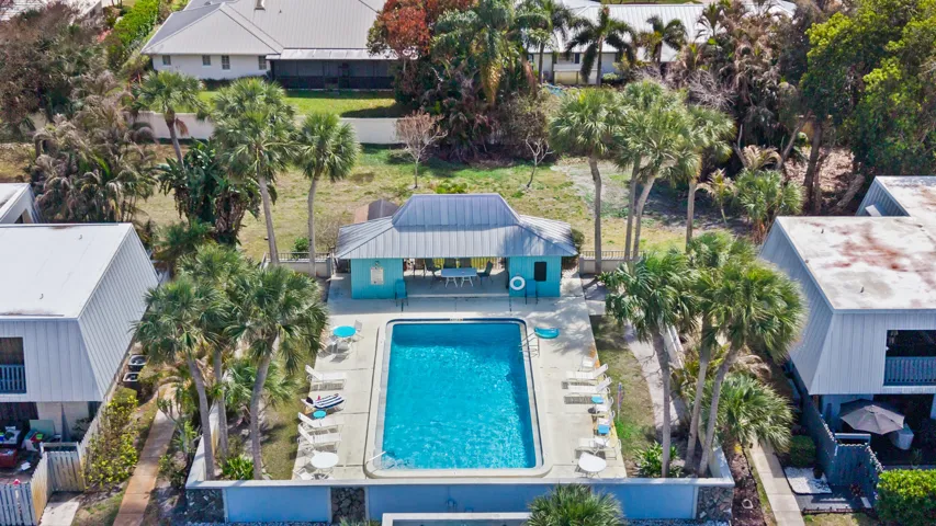 39_st jefferson st - community pool