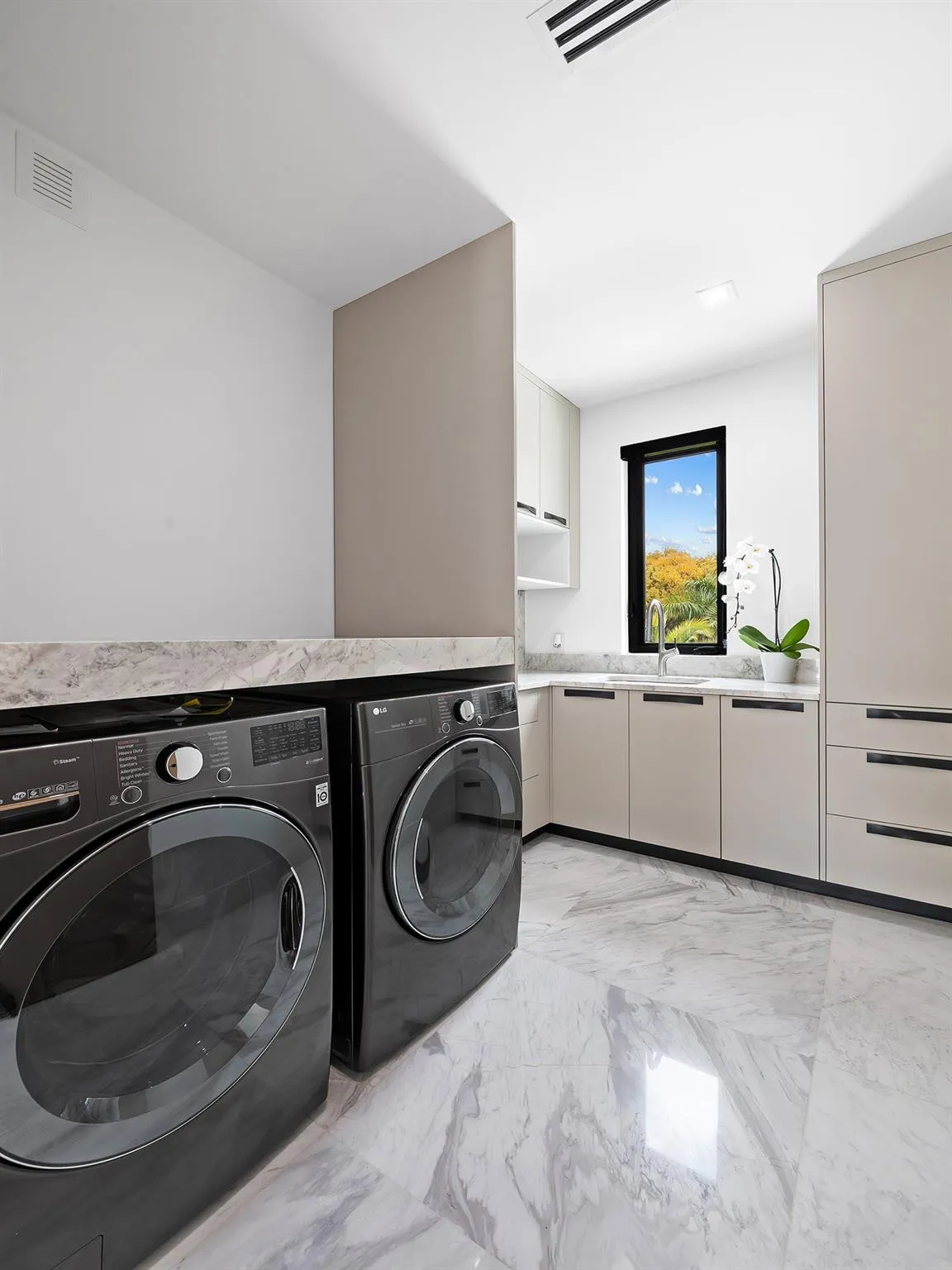 Property photo 64
