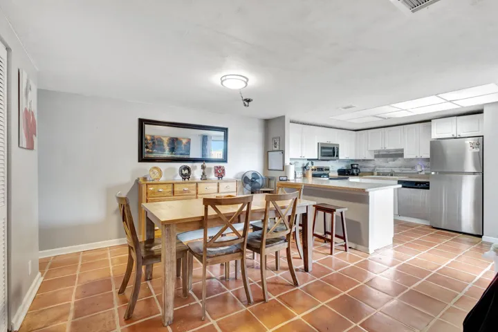 Dining/Kitchen Area