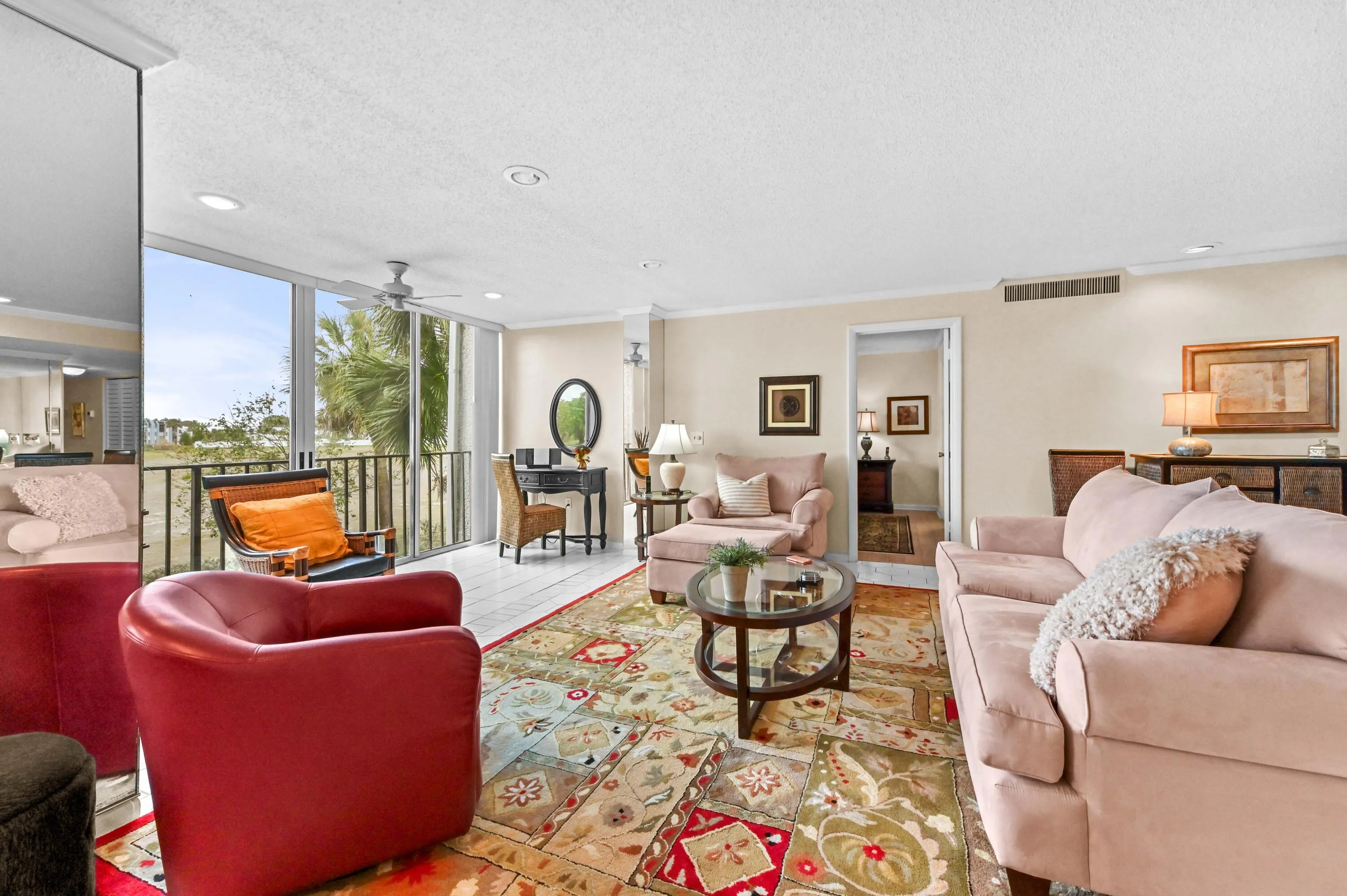 13 Living room 02