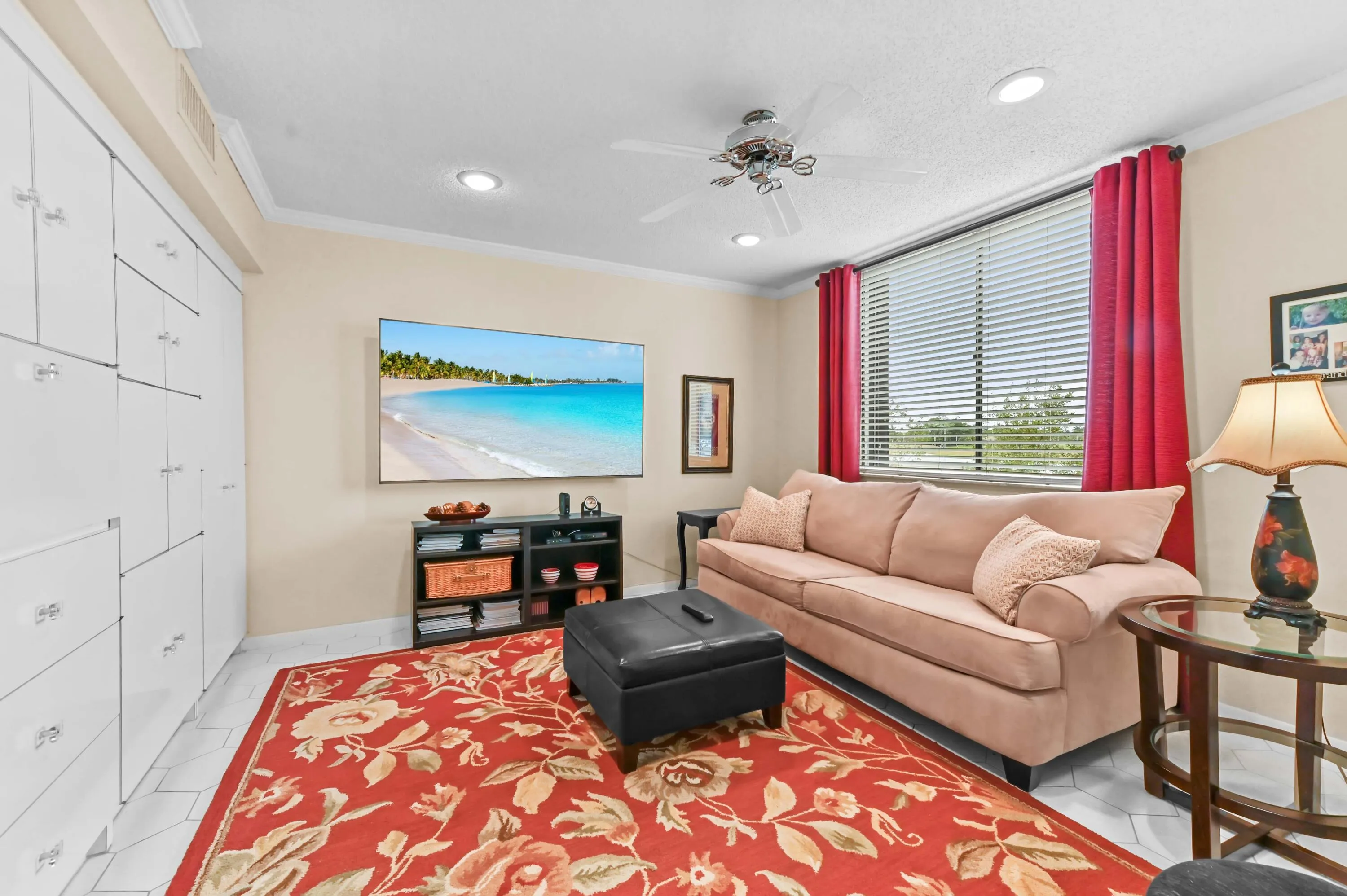 18 family room 02
